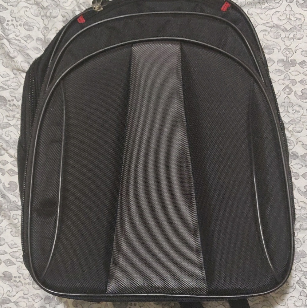 Innovera 22030 - 15.6 Laptop Backpack w/Two Zipper